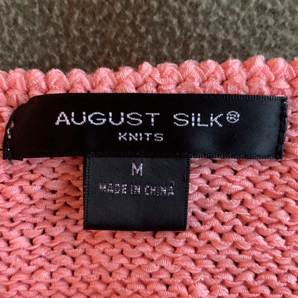 August Silk pink short sleeve sweater with sleeves de slits. Size medium - Picture 2 of 9